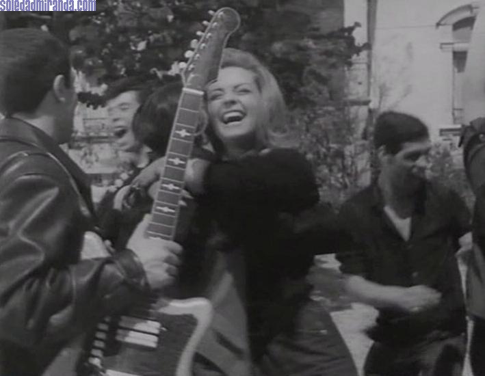 scsaudade44.jpg - A canção da Saudade screencap