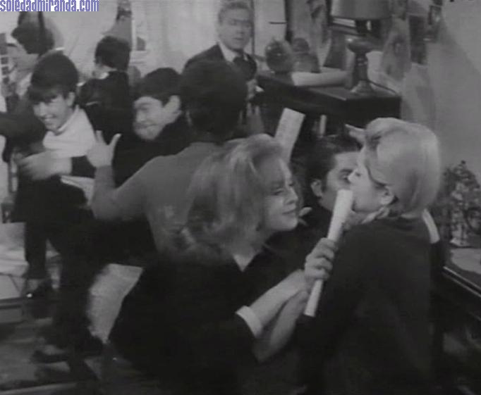 scsaudade46.jpg - A canção da Saudade screencap