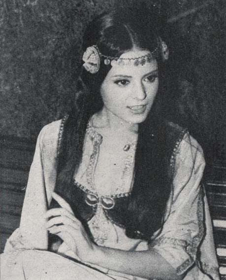 13still1.jpg - Cervantes behind-the-scenes still