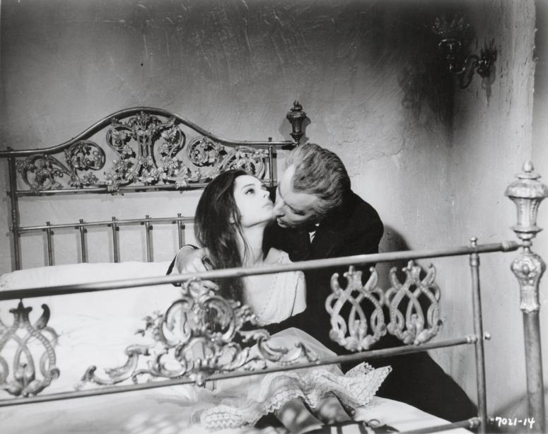 16stillB.jpg - Count Dracula still