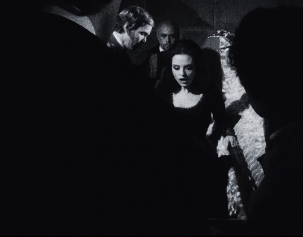 cuadsc46.jpg - Vampir-Cuadecuc screencap
