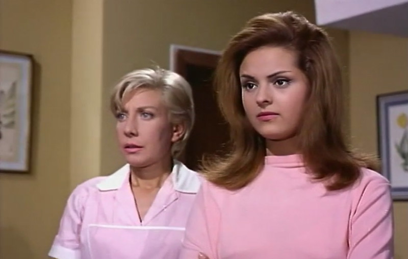 sccuat09.jpg - Cuatro bodas y pico screencap