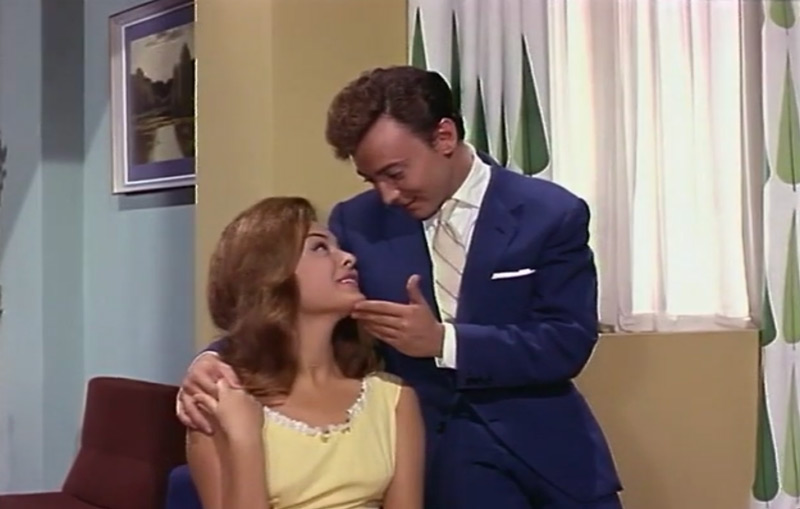 sccuat14.jpg - Cuatro bodas y pico screencap