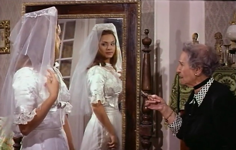 sccuat20.jpg - Cuatro bodas y pico screencap