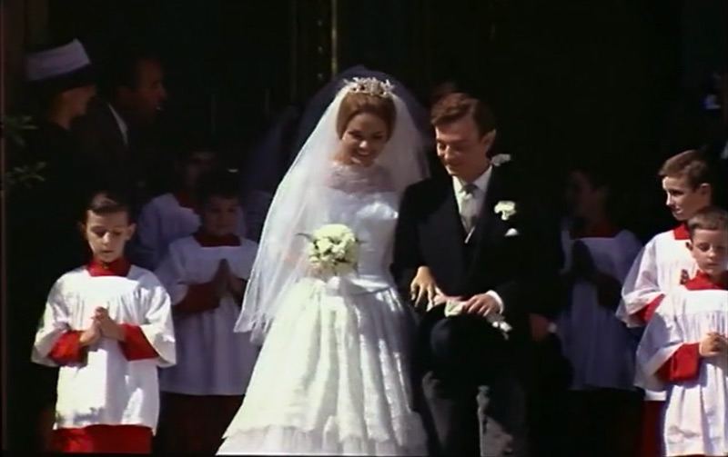 sccuat24.jpg - Cuatro bodas y pico screencap