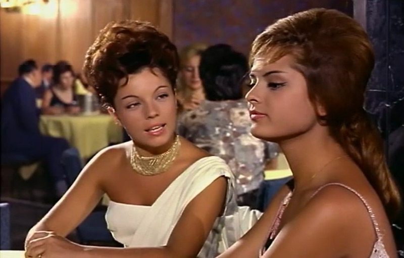 sccuat29.jpg - Cuatro bodas y pico screencap