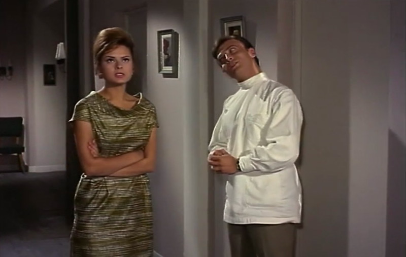 sccuat32.jpg - Cuatro bodas y pico screencap