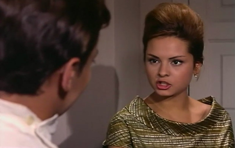 sccuat35.jpg - Cuatro bodas y pico screencap