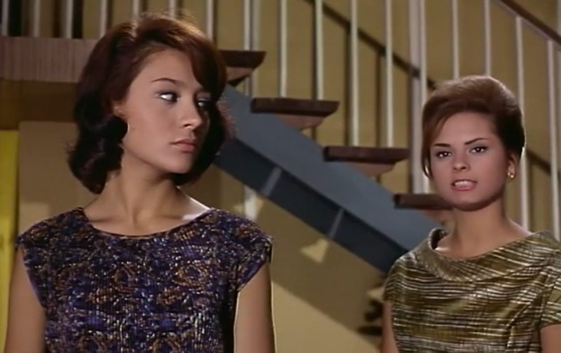 sccuat39.jpg - Cuatro bodas y pico screencap