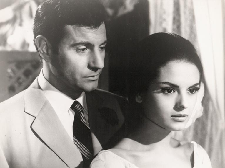 08still.jpg - Currito de la Cruz still