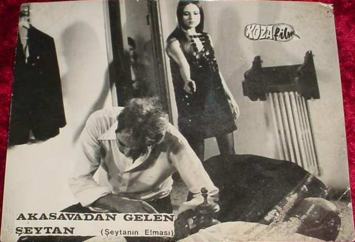 015tlob.jpg - Devil Came From Akasava Turkish lobby card