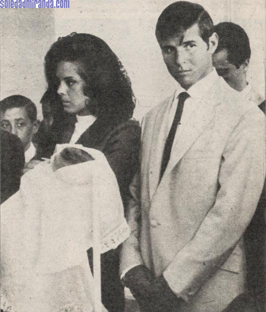 per04cine-8-29-70b.jpg - August 1963: godmother of bullfighter El Cordobés' niece