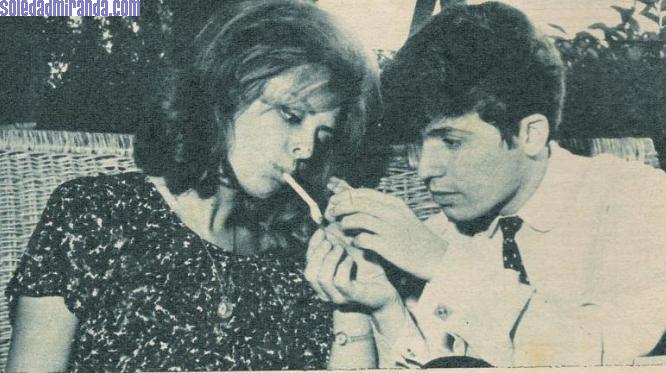 per09.jpg - Fotogramas, October 1964: with Raphaël