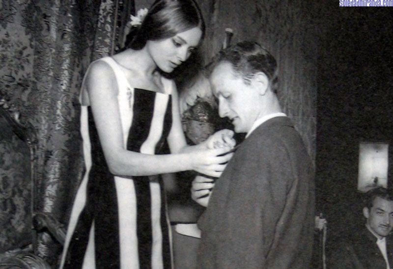 per18eduu-1966.jpg - publicity photo, March 1966: presenting an award to humorist Eduardo Ibáñez Juanes