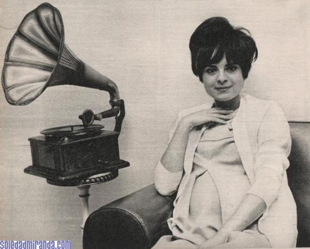 per24.jpg - Semana, March 1967: mother-to-be