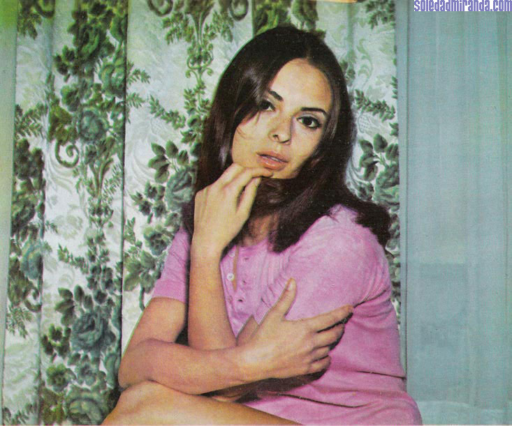 per37dm-5-2-70d.jpg - Diez Minutos, May 1970: at home