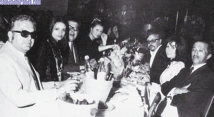 per40.jpg - 1970: at dinner with Jess Franco, Ewa Strömberg, and associates