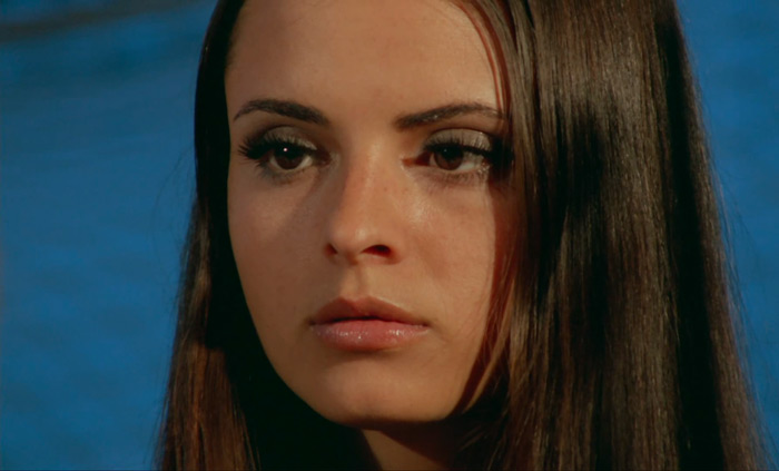 scvamp23.jpg - Vampyros Lesbos screencap