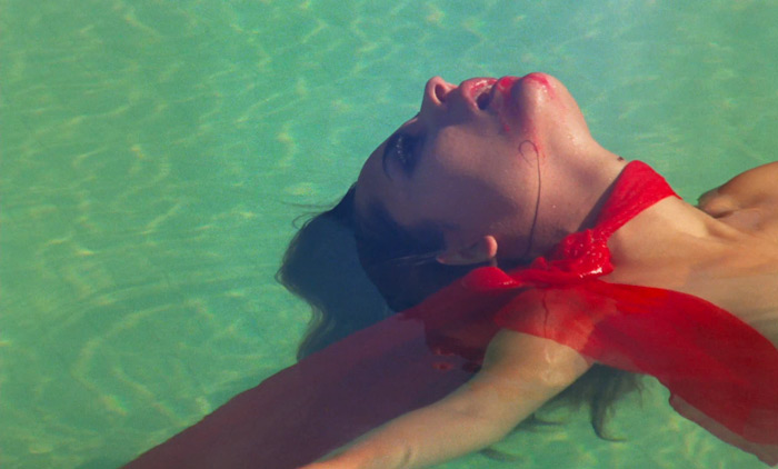 scvamp31.jpg - Vampyros Lesbos screencap