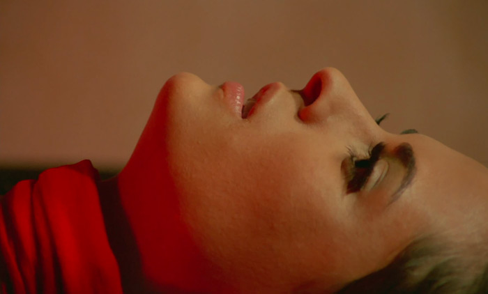 scvamp35.jpg - Vampyros Lesbos screencap