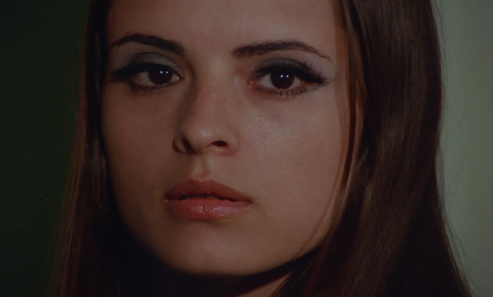 scvamp40.jpg - Vampyros Lesbos screencap