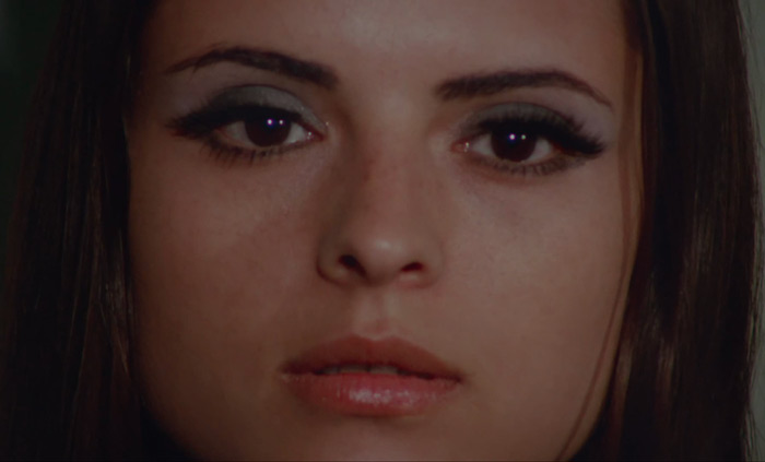 scvamp41.jpg - Vampyros Lesbos screencap