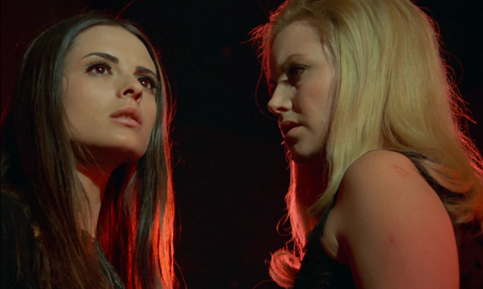 scvamp49.jpg - Vampyros Lesbos screencap